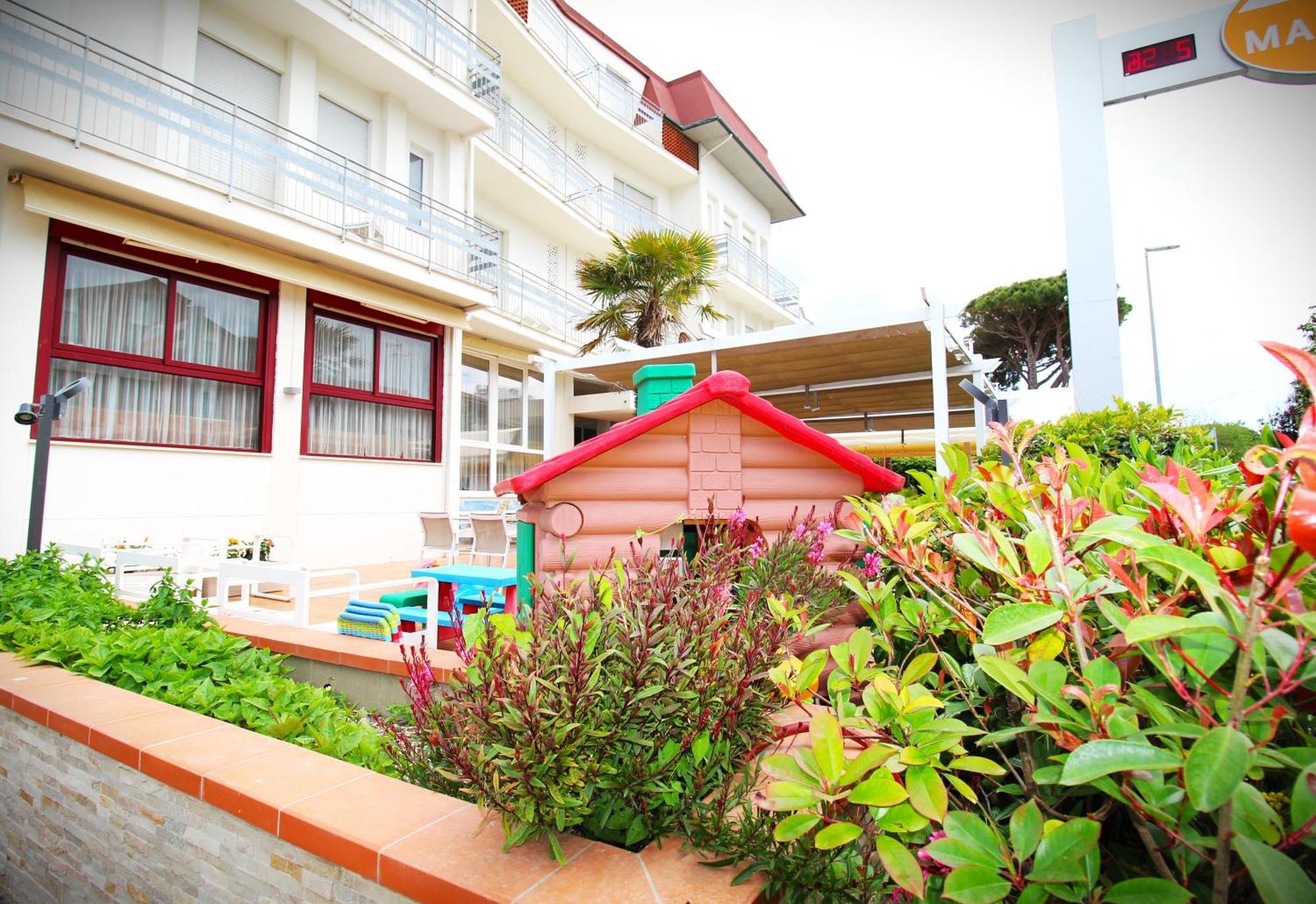 Hotel Manuela Cervia Zewnętrze zdjęcie
